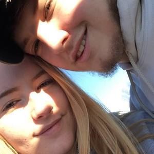 Meet your Posher, Hallie